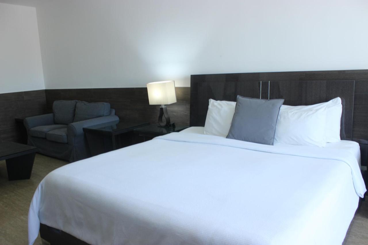 Beverly Hills: Hotel And Business Nuevo Cuscatlan Экстерьер фото