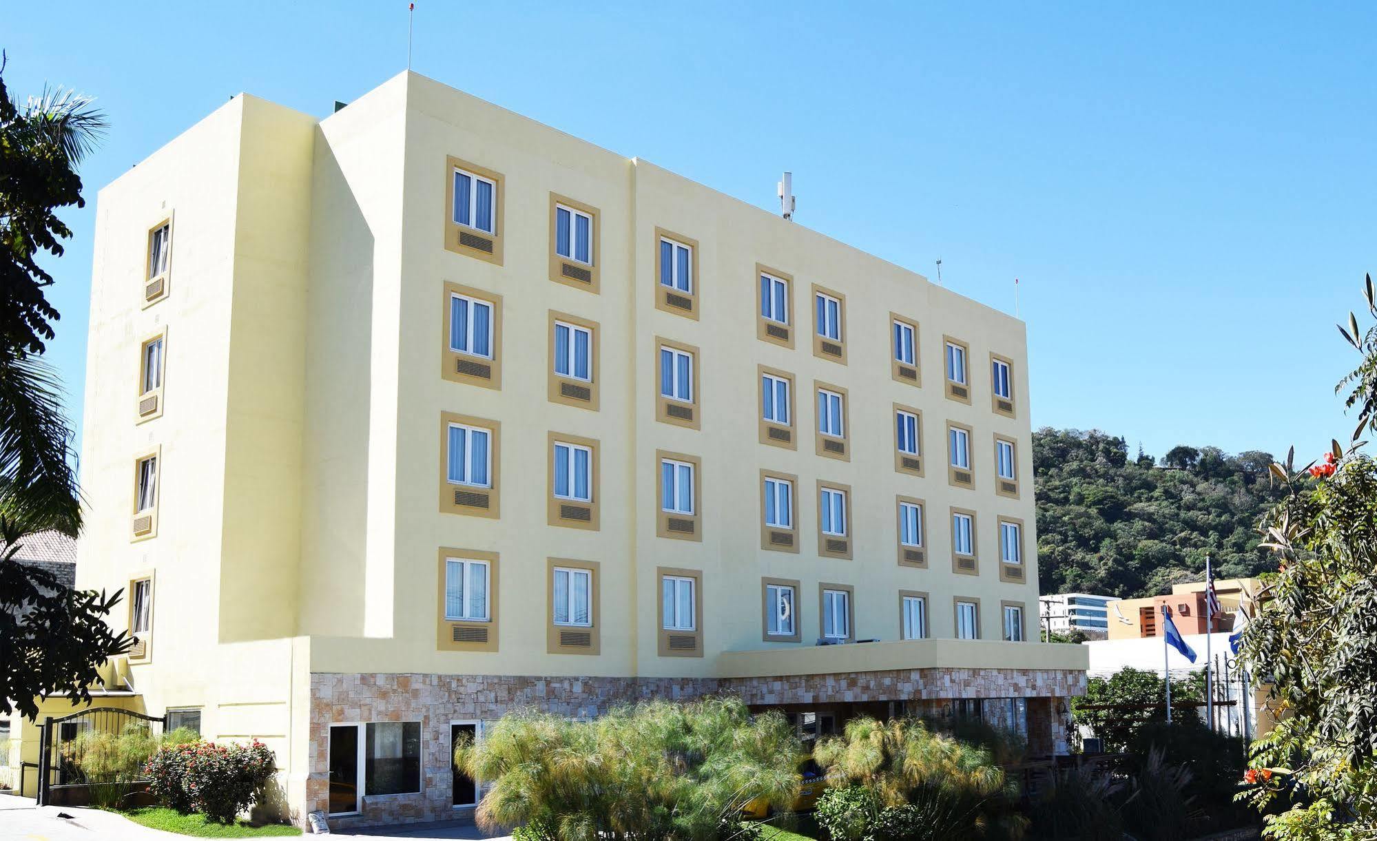 Beverly Hills: Hotel And Business Nuevo Cuscatlan Экстерьер фото