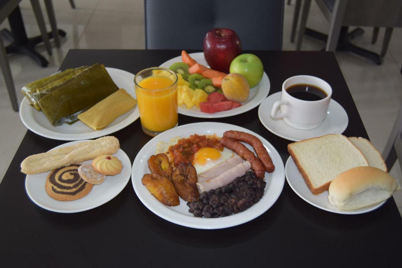 Beverly Hills: Hotel And Business Nuevo Cuscatlan Экстерьер фото